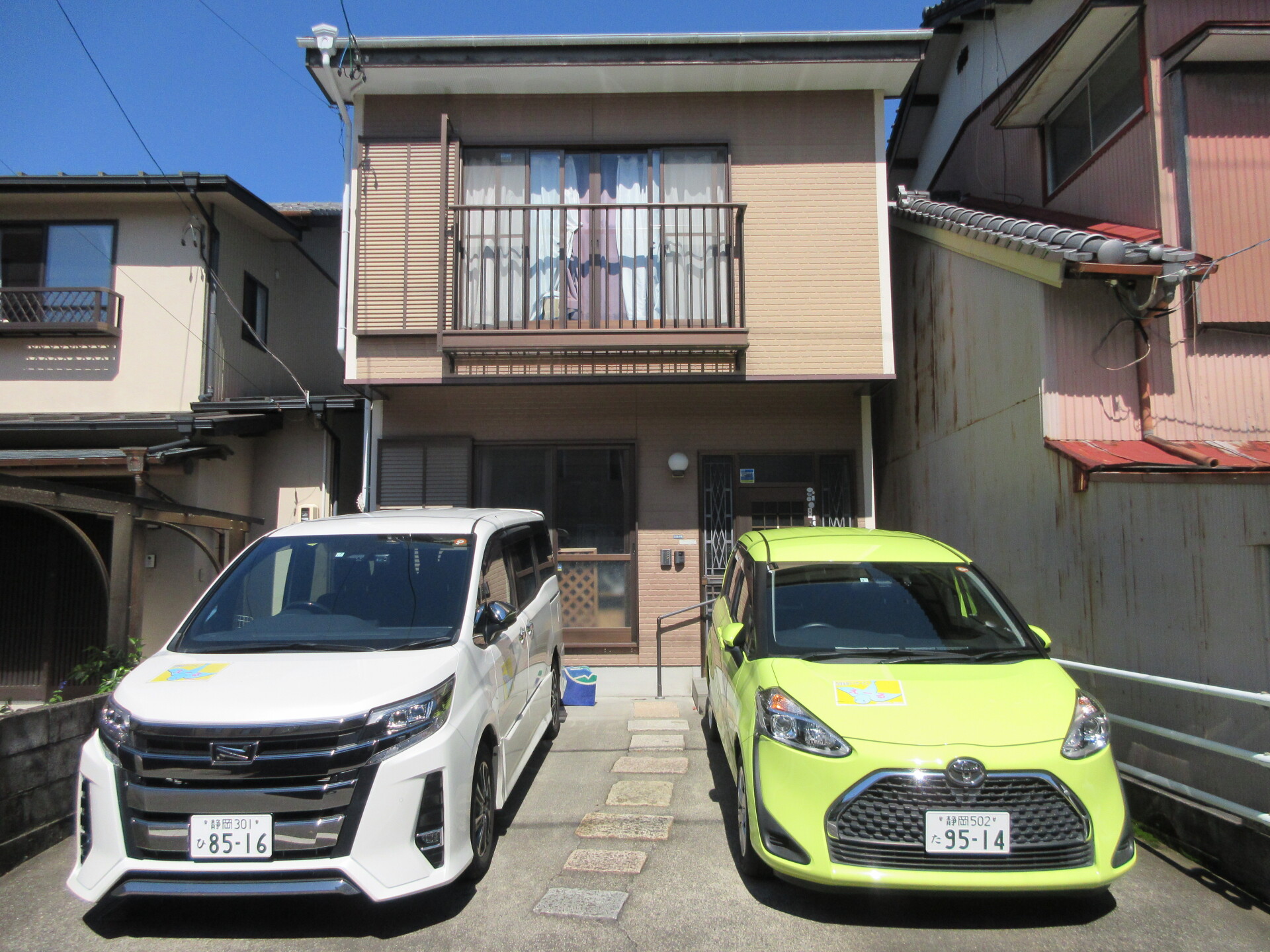 えーる建物・送迎車（ノア・シエンタ）