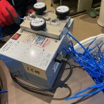 銅線の皮剥き様子