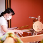 さをり織り作業